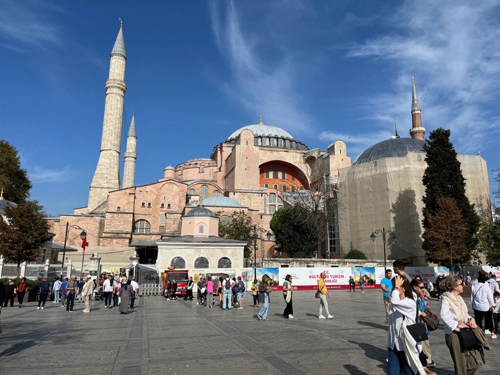 Crowds outside Haggia Sofia