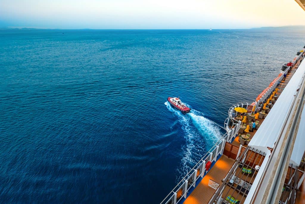 pilot boat leaving ship