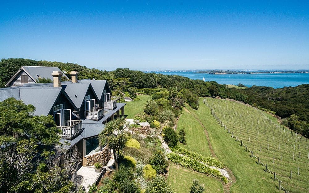 Puriri Valley accommodation Waiheke