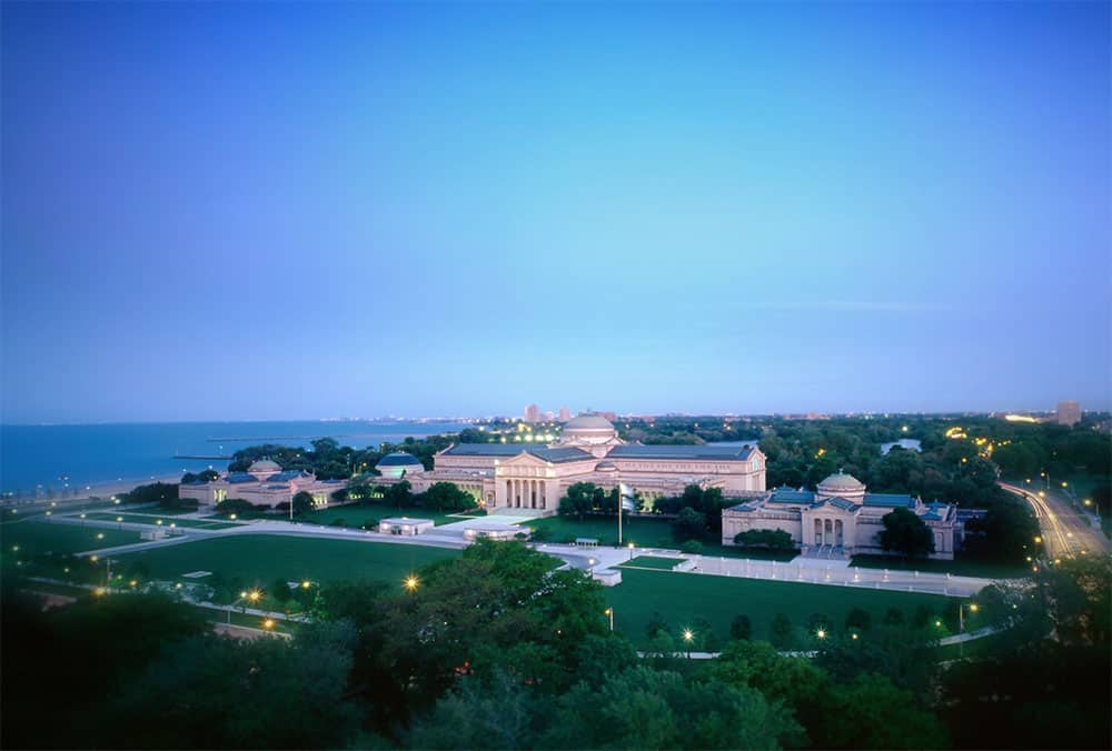 Musée des sciences et de l'industrie situé au bord du lac de Chicago