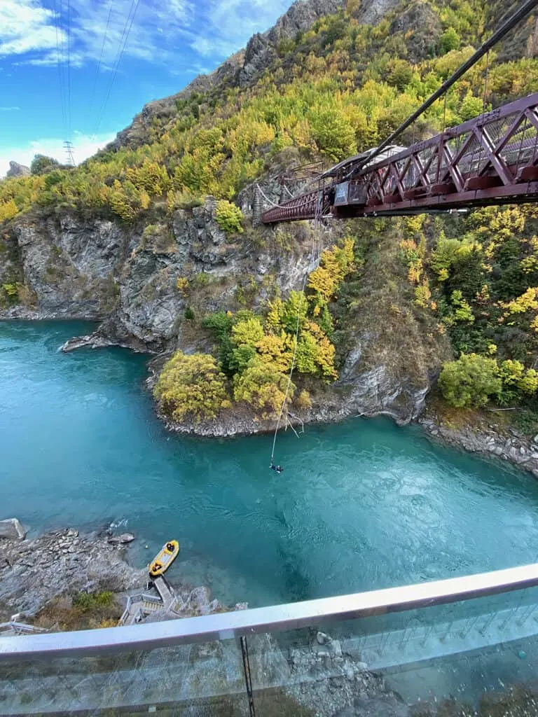 Bungy jump