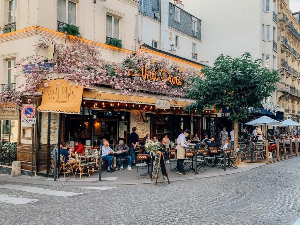 street cafes in Paris