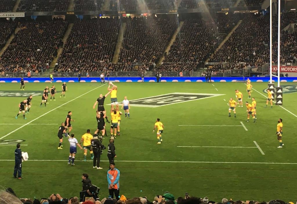 The All Blacks vs Wallabies (Australia) in a line out