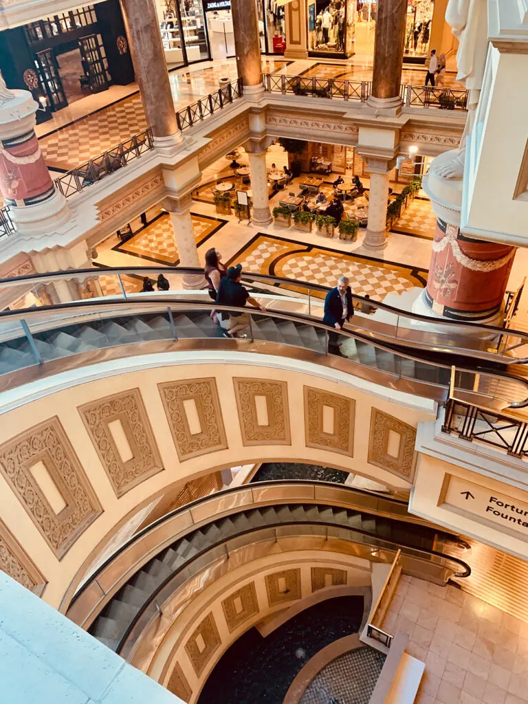 Apple at The Forum Shops at Caesars Palace® - A Shopping Center in