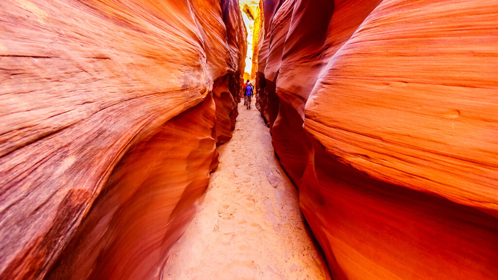 People inside Antelope Canyon
