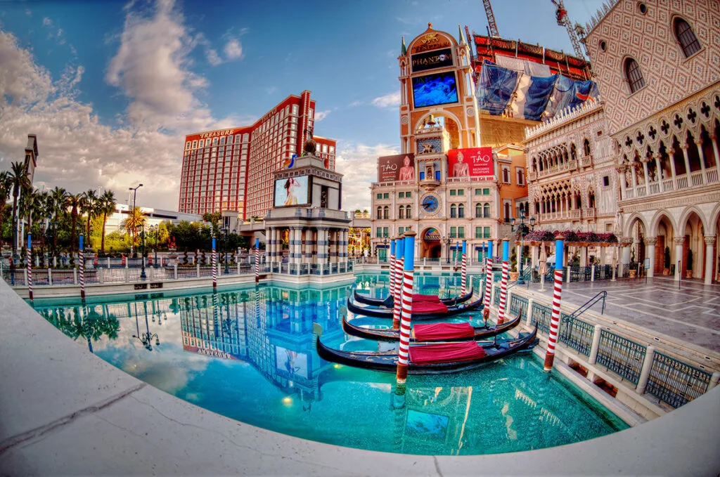 Las Vegas, JAN 7, 2021 - Interior view of the Galleria at Sunset