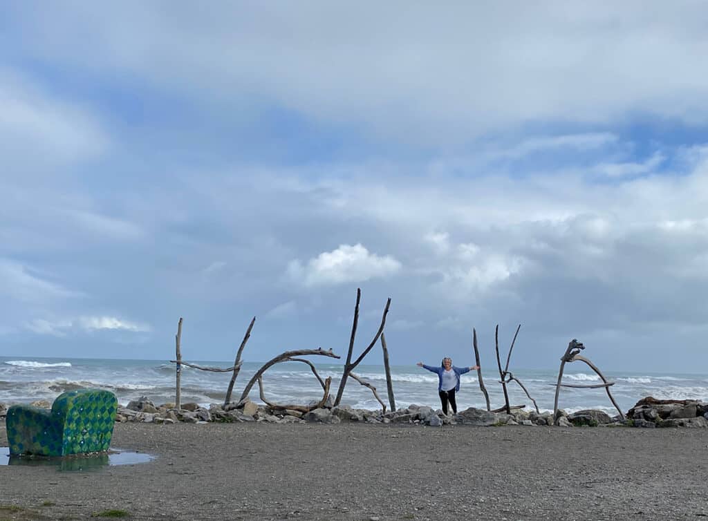 Hokitika driftwood sign no T