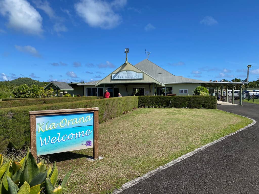 Aitutaki airport