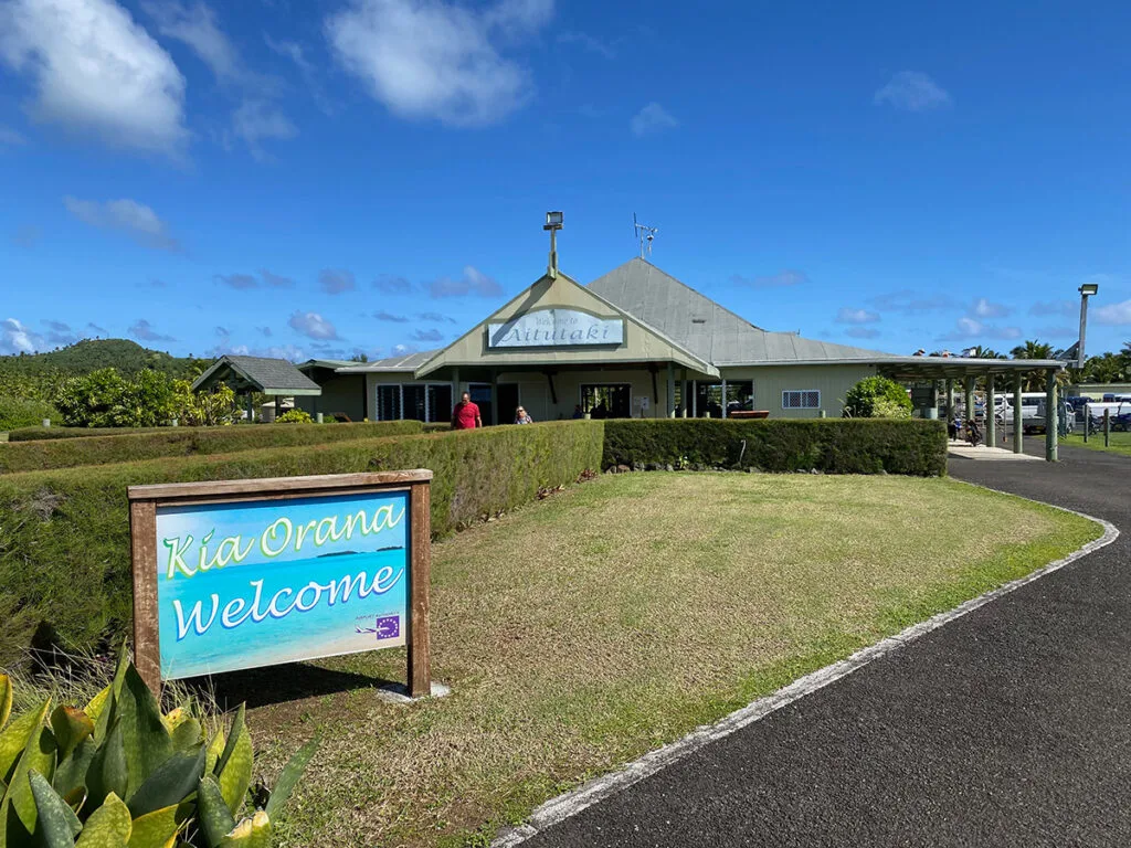 Aitutaki airport