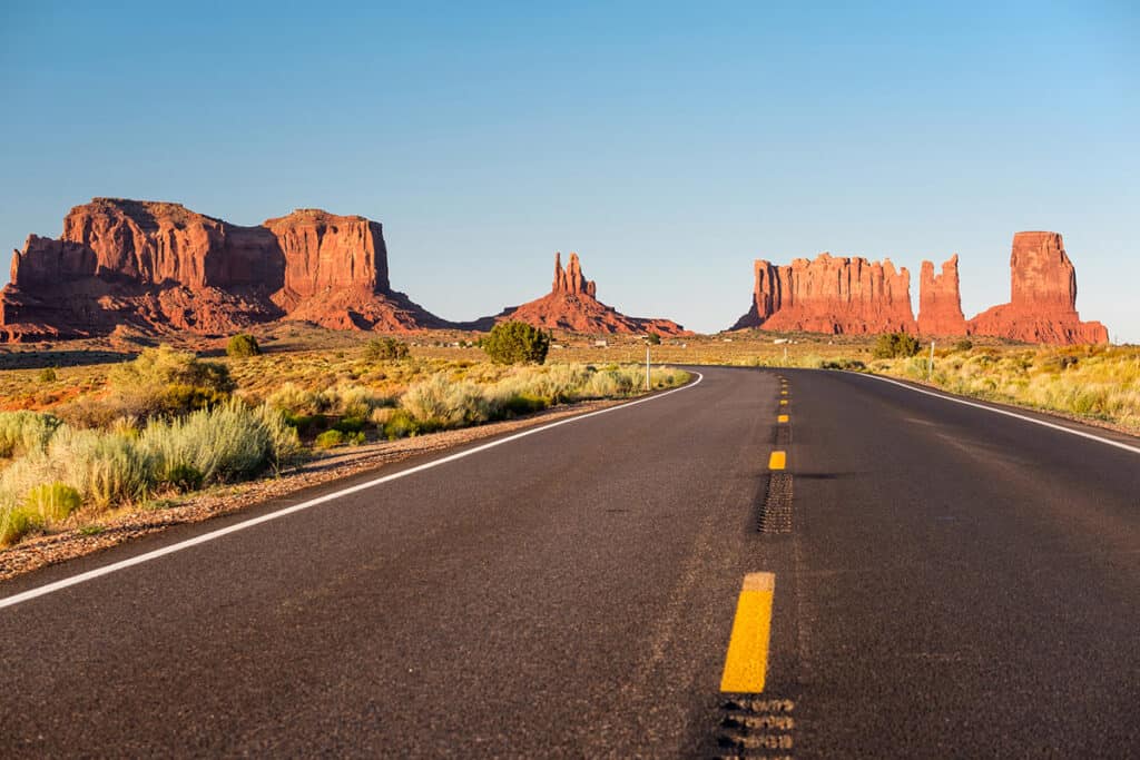 The iconic road to Monument Valley
