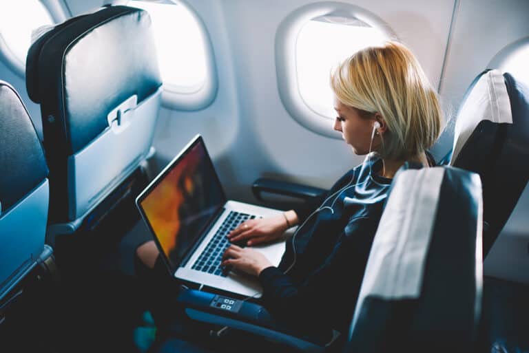 17 things to do on a 17 hour long haul flight!