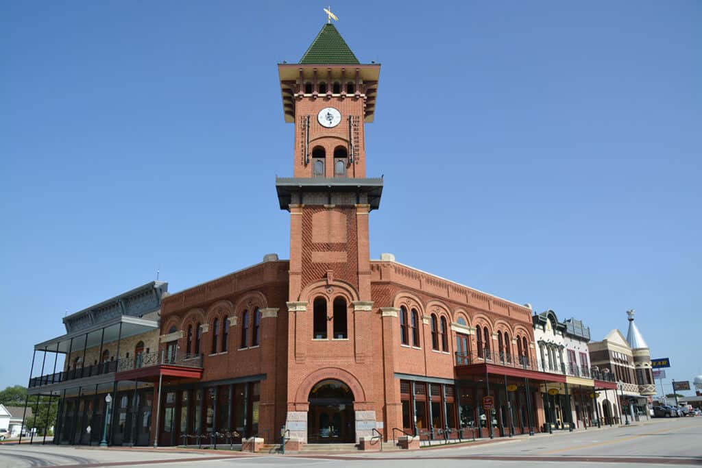 Grapevine glockenspiel tower