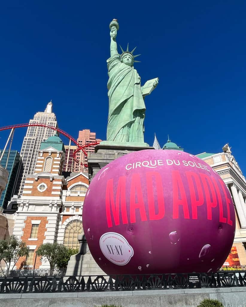 Mad Apple in front of New York New York Hotel