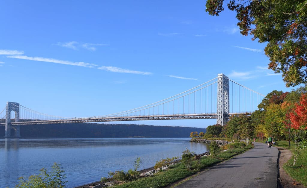 Cycling along Hudson River