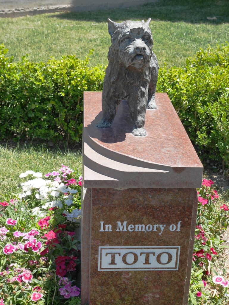 Toto the dog burial site at Hollywood Forever