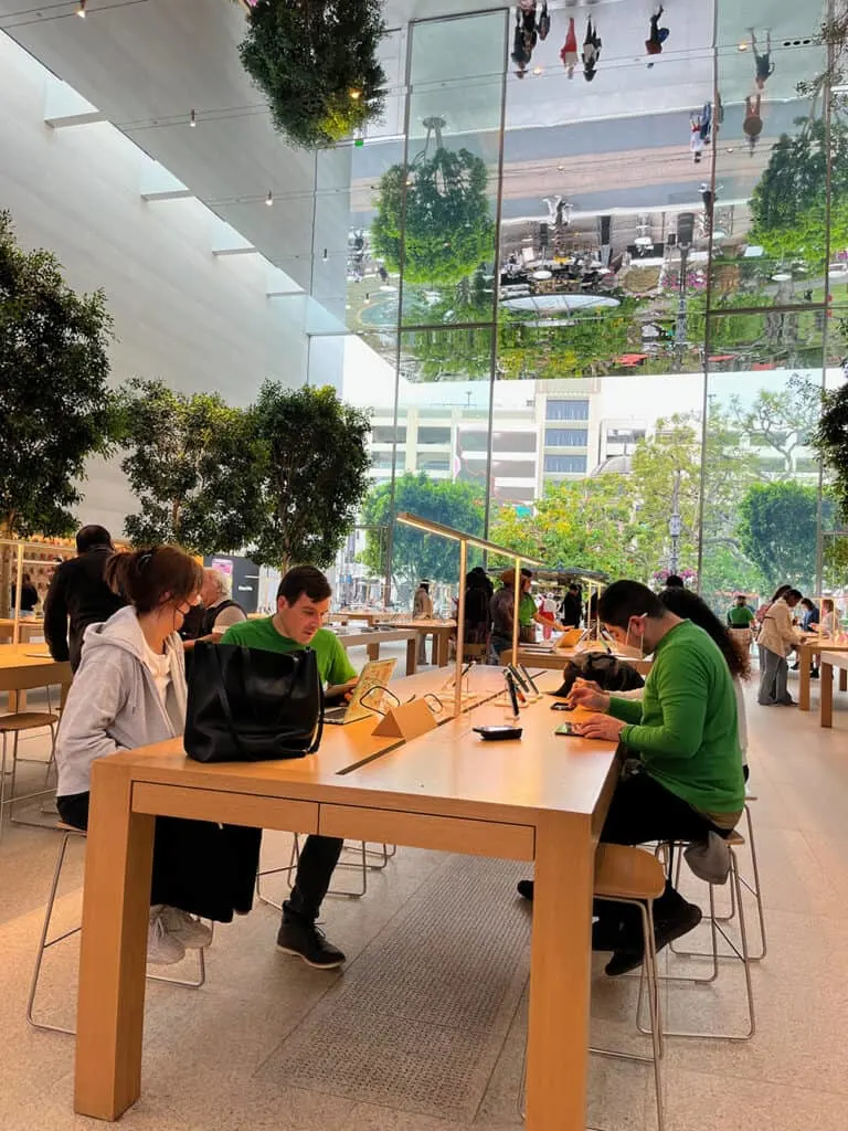 Apple Store at The Grove