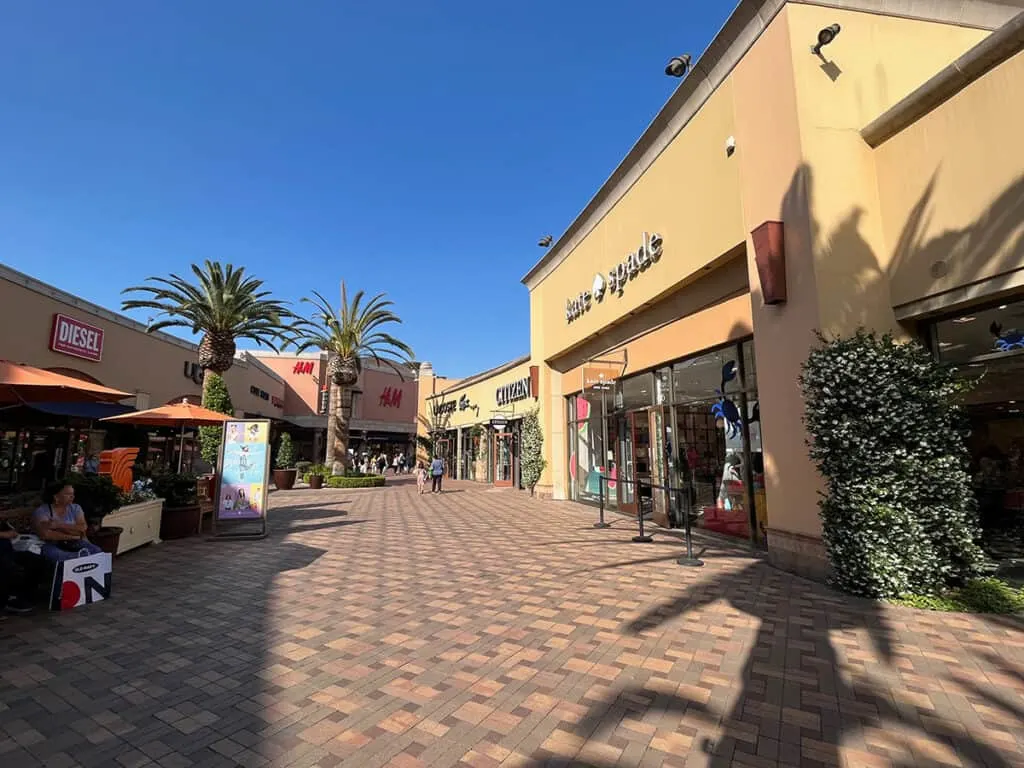 OUTLET SHOPPING LOS ANGELES where is the best - Travel Groove