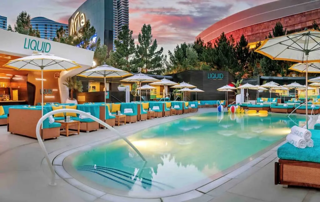 11 of the best pools in Las Vegas! 6 Aria Liquid Pool Lounge, Las Vegas
