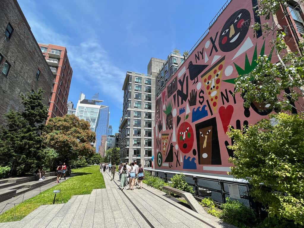 Mural art on the Highline walk