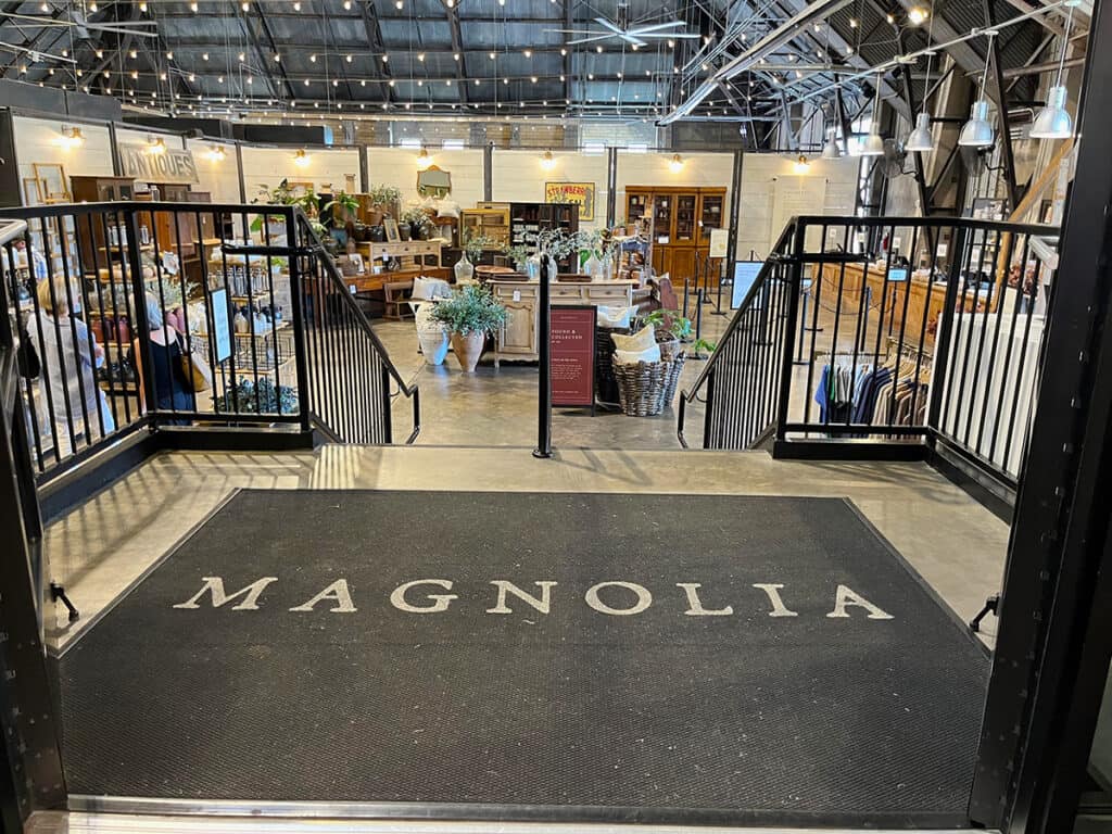 Magasin d'antiquités au marché Magnolia