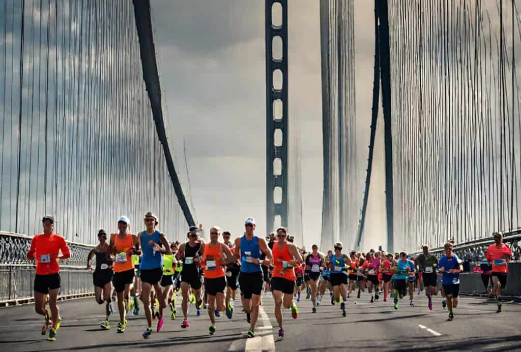 New York marathon runners on Verrazzano Bridge
