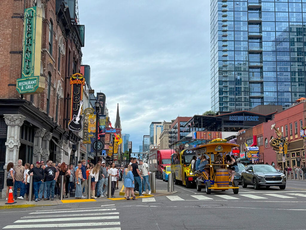 Street corner on Broadway, Nashville