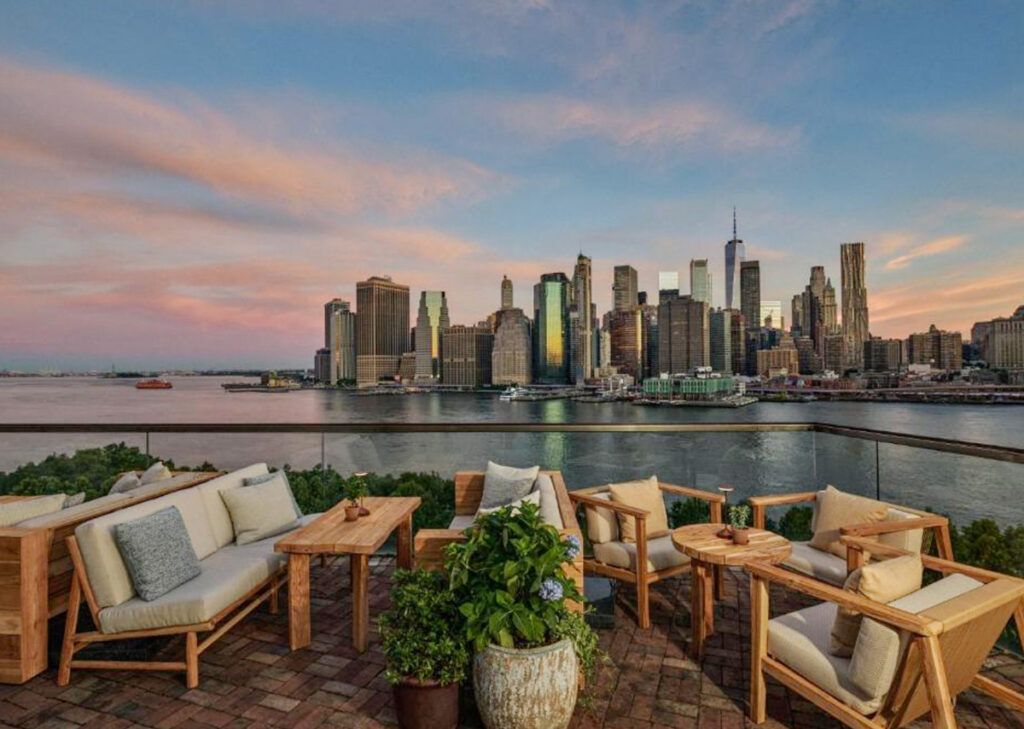 1 Hotel Brooklyn Bridge skyscraper view