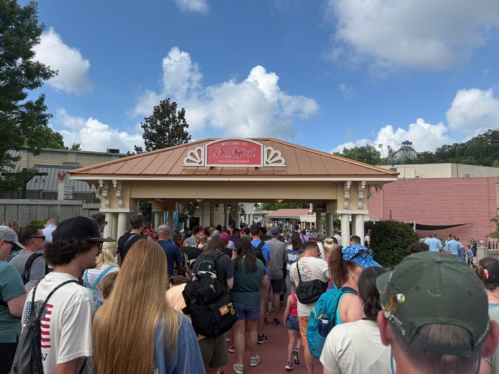 Lining up at the gates of Dollywood