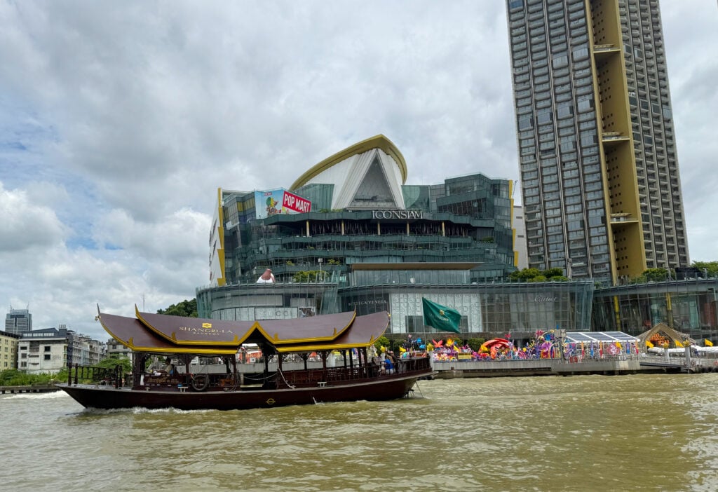 Shangri La water taxi at ICONSIAM mall