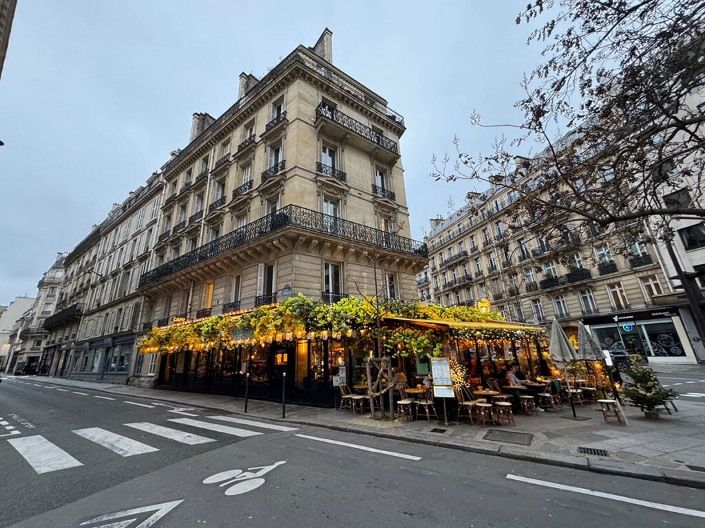 Cassette restaurant, covered in flowers