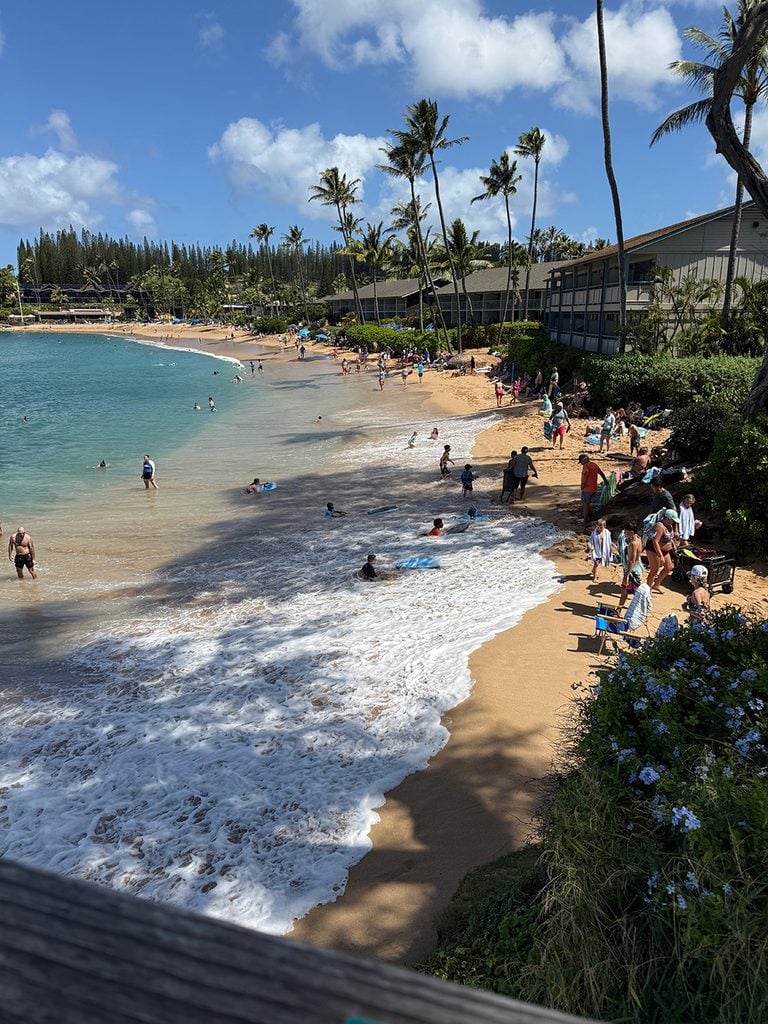 Napili beach waves