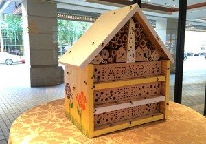 Save the bee