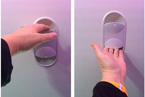 Dreamliner overhead lockers
