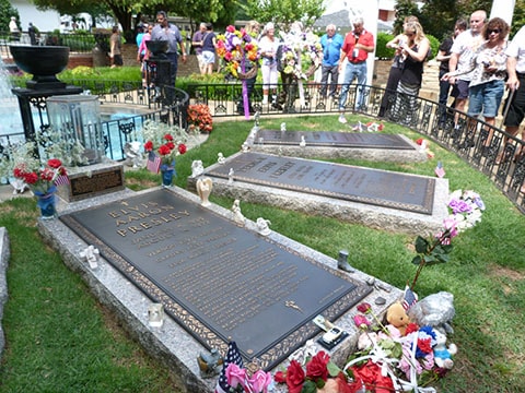 Elvis Presley grave
